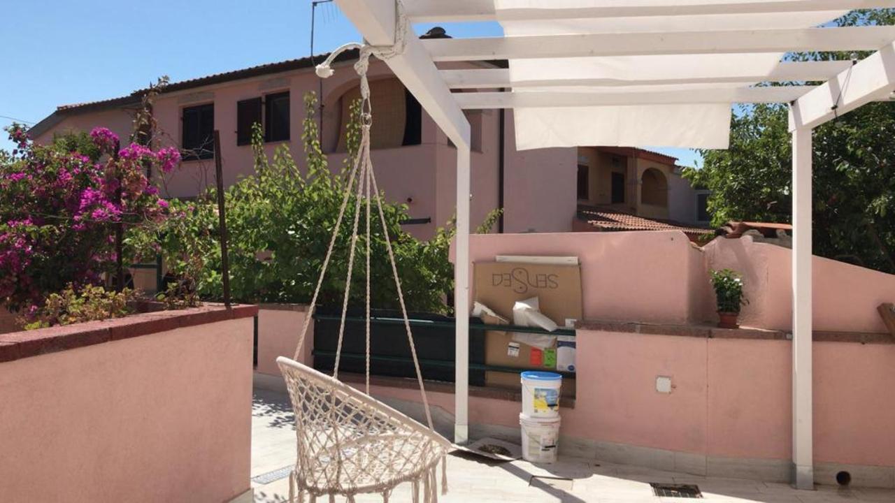 Beach House Tanaunella Buitenkant foto